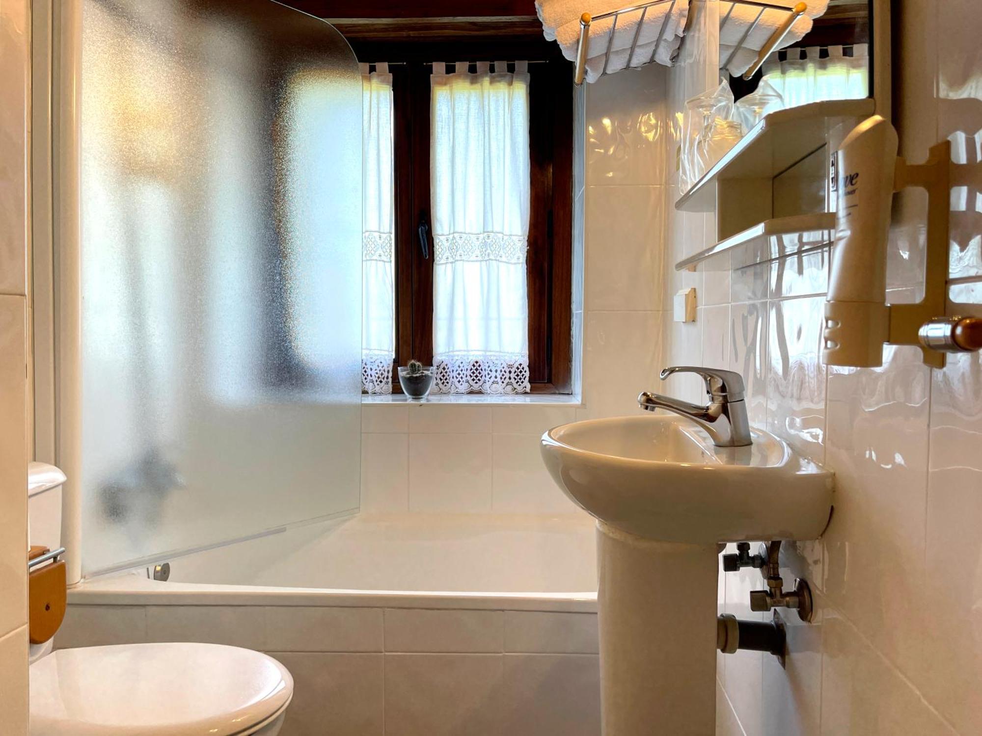 Hotel Peruskenea Jaunsaras Dış mekan fotoğraf