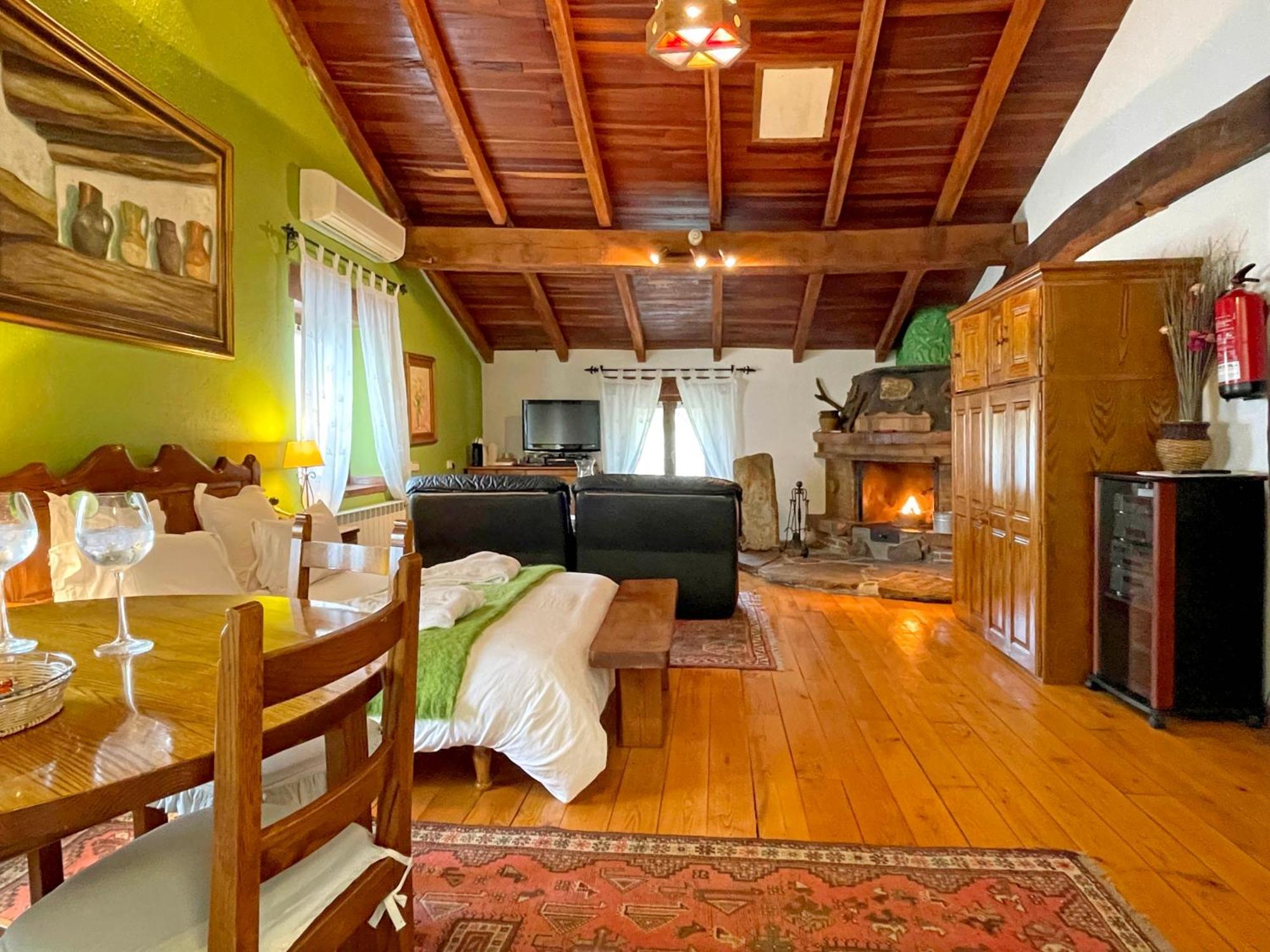 Hotel Peruskenea Jaunsaras Dış mekan fotoğraf