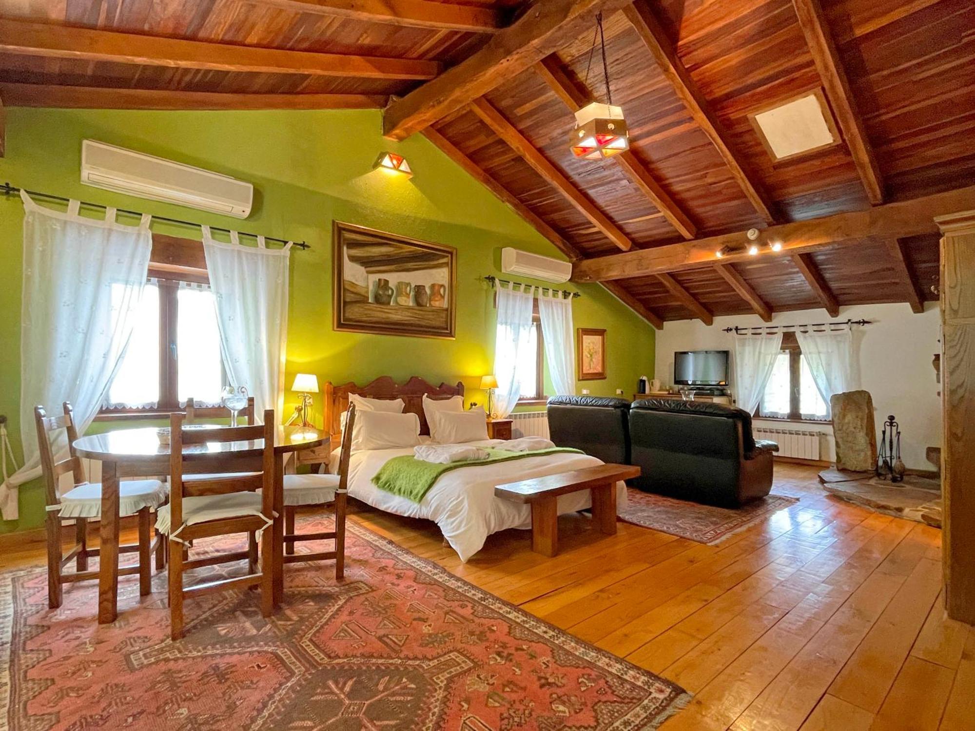 Hotel Peruskenea Jaunsaras Dış mekan fotoğraf