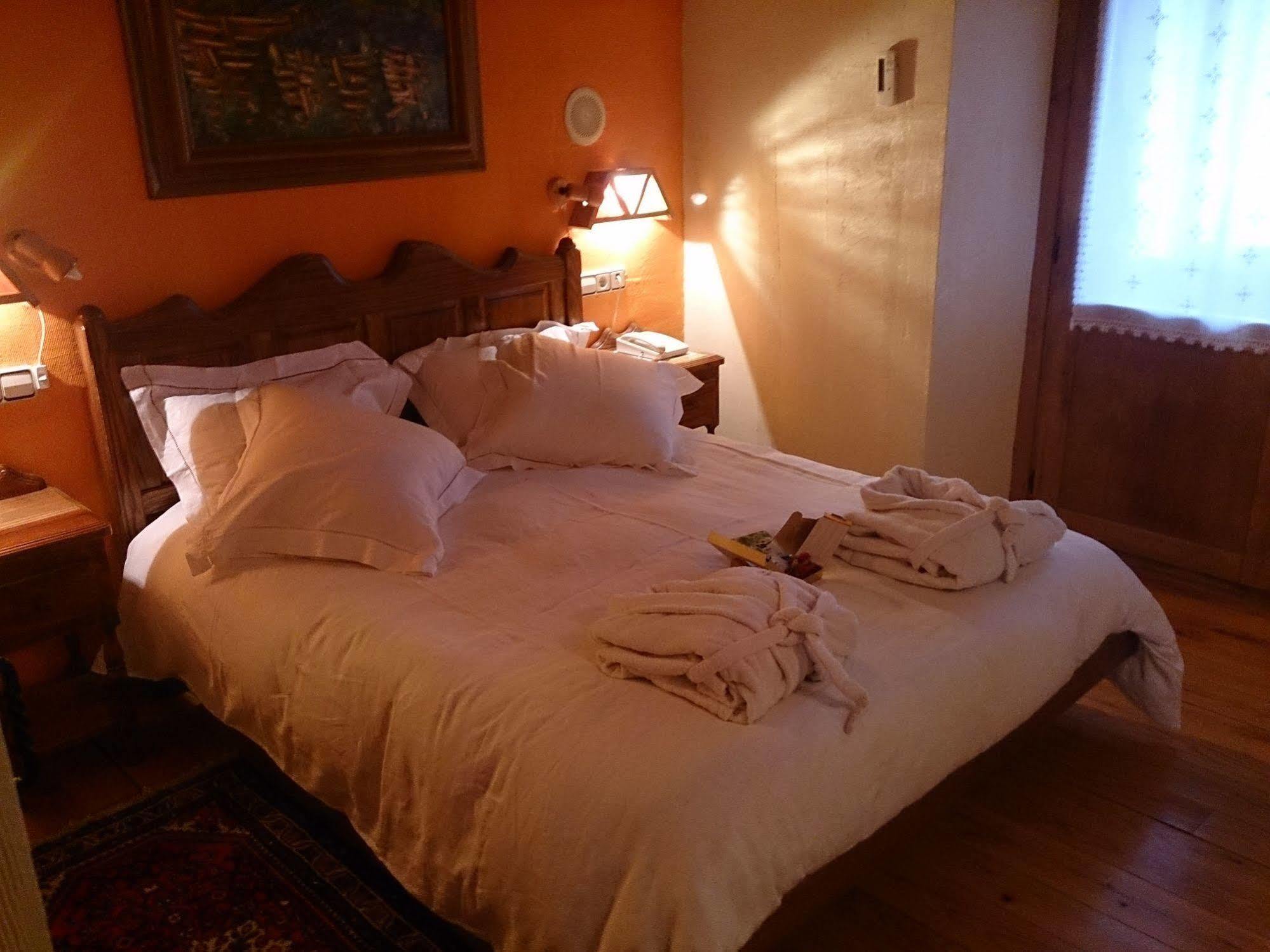 Hotel Peruskenea Jaunsaras Dış mekan fotoğraf